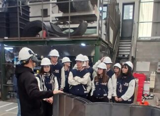Estudiantes de Caseros recorrieron el Parque Industrial