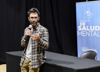 Más de 450 personas participaron de la charla de Lucas Raspall sobre niñez, adolescencia y salud mental