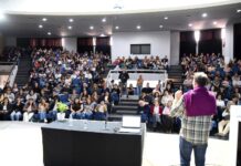 Un auditorio colmado para reflexionar sobre las infancias y adolescencias