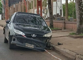 Un adolescente de 15 años chocó un auto tras sustraerlo de su padre