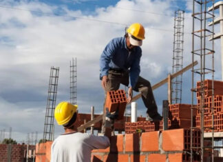 El mercado laboral sigue en retroceso: cae el empleo privado y los salarios muestran una recuperación desigual
