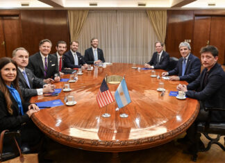 Caputo se reunió con un funcionario de Estados Unidos para impulsar el comercio y las inversiones