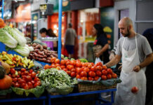 Los precios de frutas y verduras son los que más varían entre supermercados